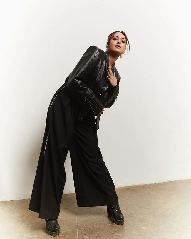 Colorful Clicks Of Sonakshi Sinha